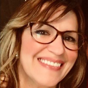 Meet your Posher, Yamile